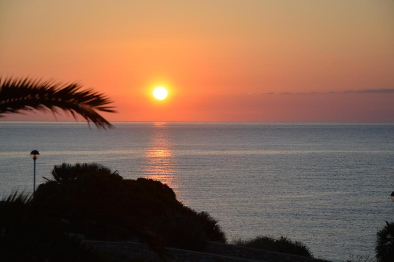 Apartamento Del Nino Campoamor Bagian luar foto
